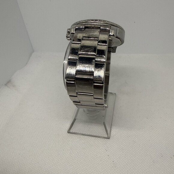 GUESS U0851L1 Women's Sporty 36mm Quartz Silver Crystal Bezel Steel Bracelet - Picture 6 of 16